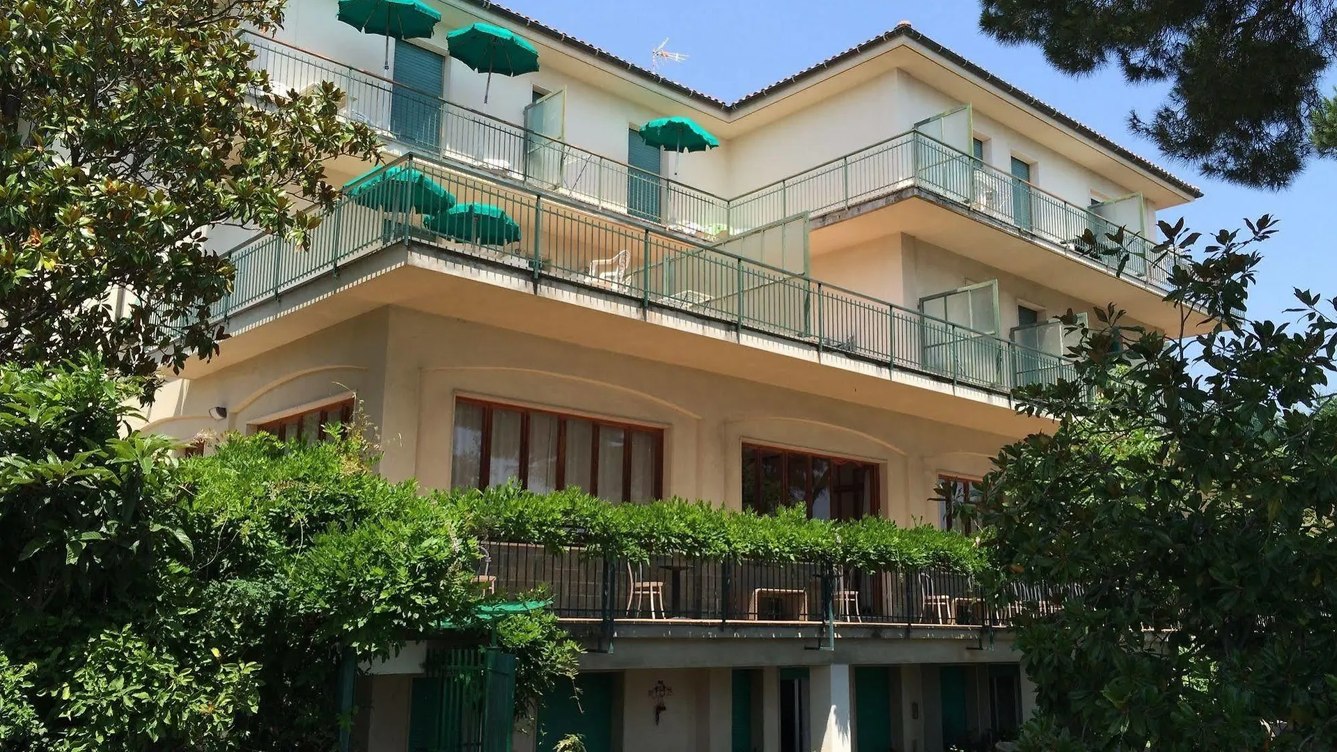 Residence La Vignetta Varazze Aparthotel