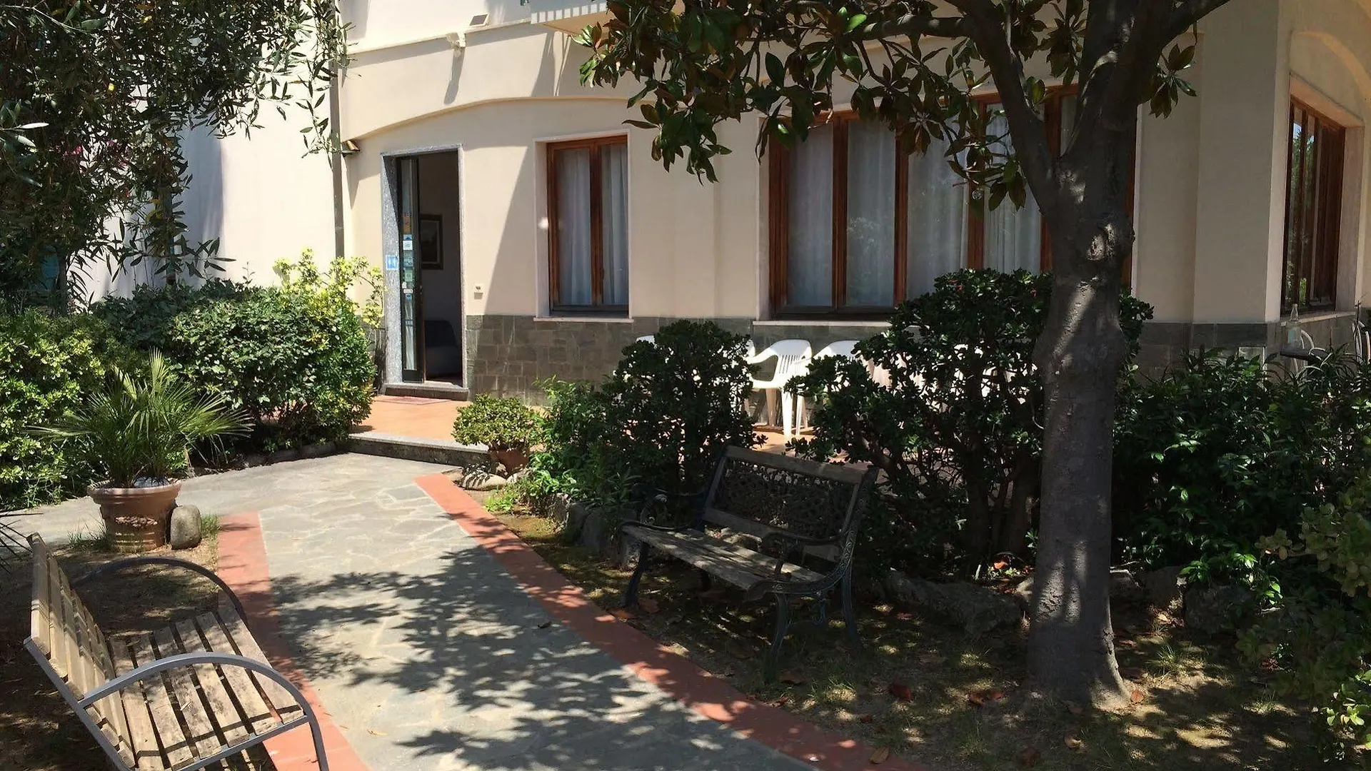 Aparthotel Residence La Vignetta Varazze